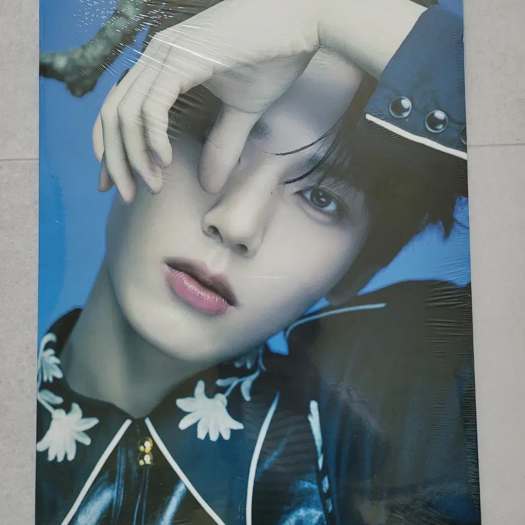 

Zerobaseone Han Yujin Solar Version Unopened