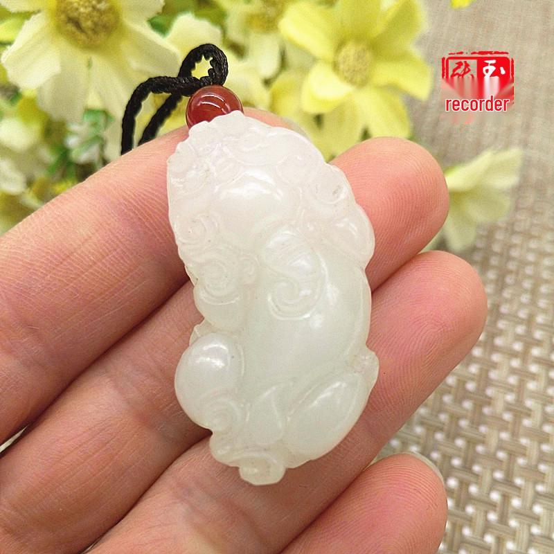 Afghan White Jade Three-Dimensional Pixiu Pendant by369