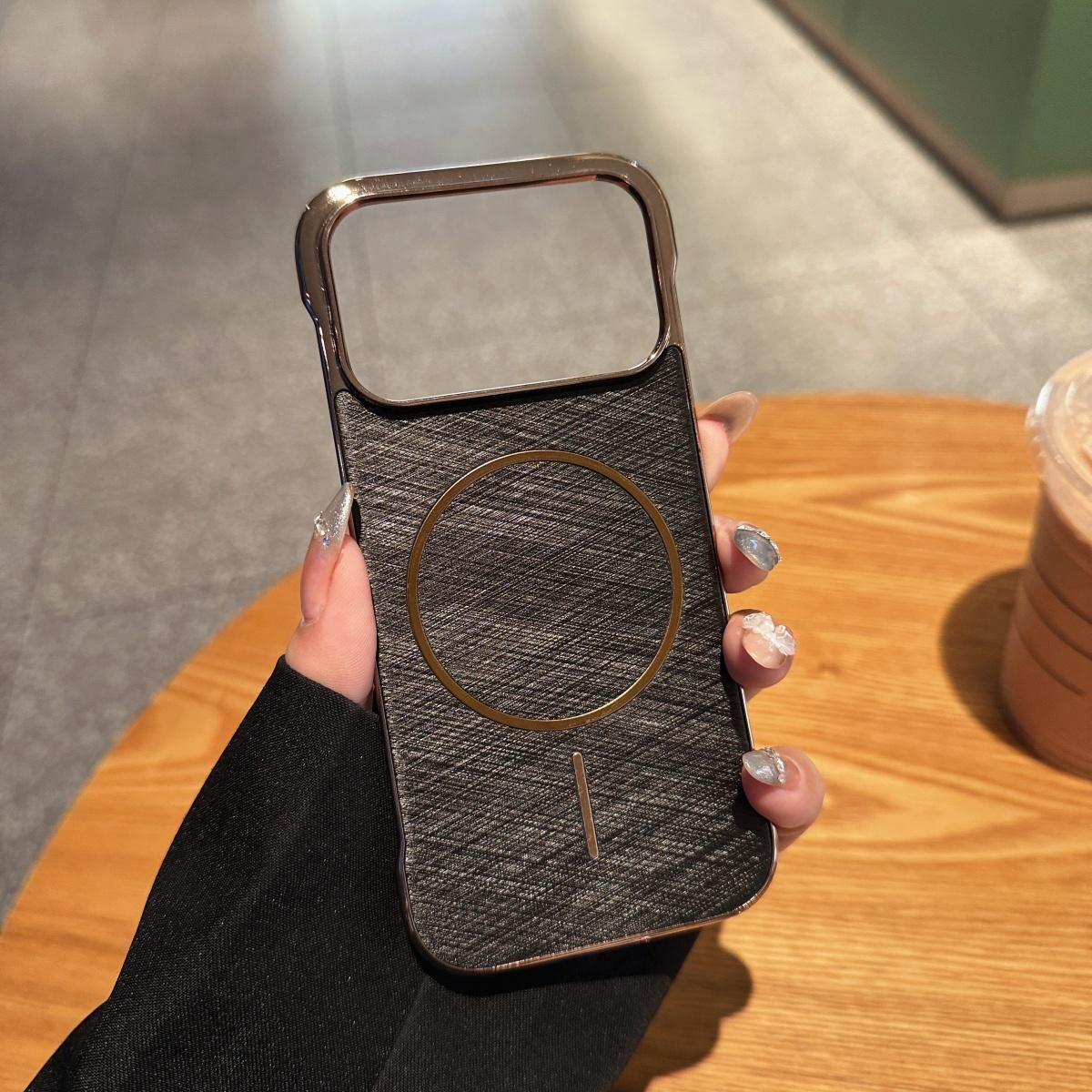 

Electroplating Borderless Magnetic Gold-Wire Phone Case for IPhone 17 Air Pro Max for Magsafe Wireless Charge Cooling PC Cover iPhone Air чорний