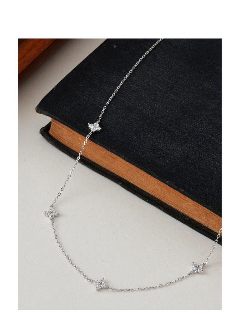 S925 Sterling Silver Four-Leaf Clover Necklace: Light Luxury, High-End Versatile Clavicle Chain with Starry Sky Design for Women