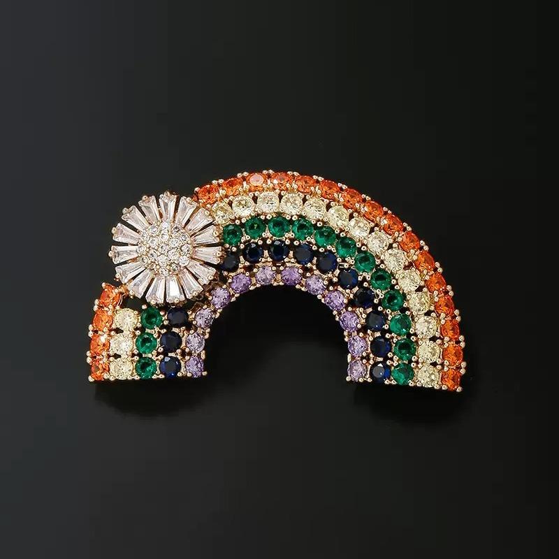 Korean Crystal Rainbow Brooch, A Unique and Stylish Cardigan Pin with A Niche Design Sense, and A Brooch Accessory