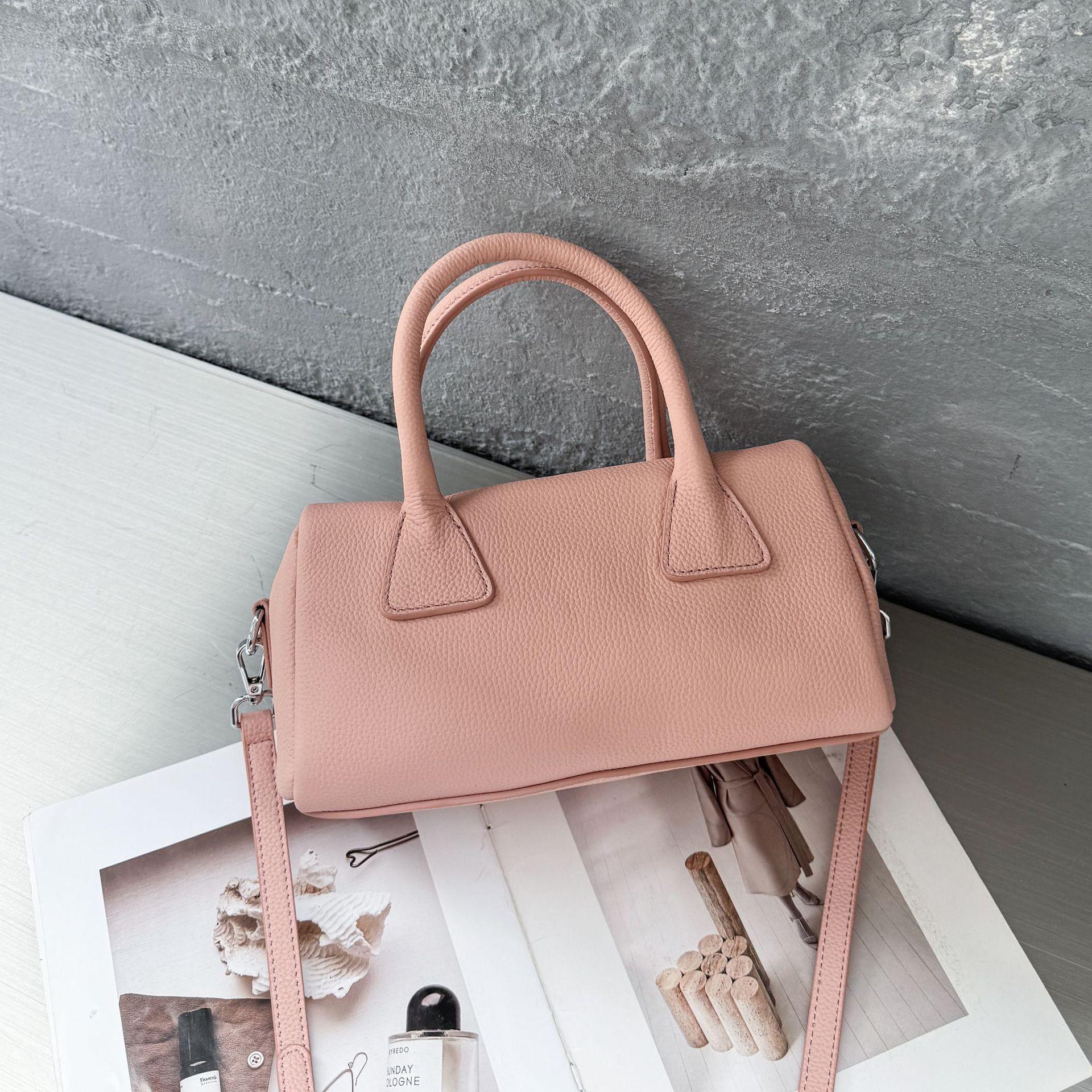 

Cowhide Shoulder Women s Bag Large Capacity Messenger Women s Fashion Simple and Practical Multi-compartment Soft Leather Bag розовый