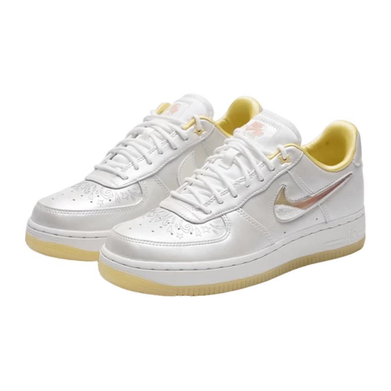 Nike Women s Air Force 1  07 REC Sneakers US 6 W