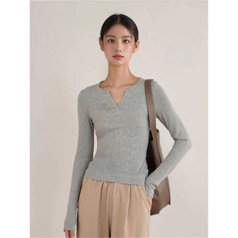 

EM Women s Grey V-neck Knitted Long Sleeve Top - 2024 Autumn Collection. XL