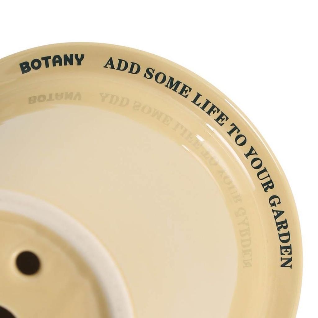 Dulton Botany Dlouhý květináč L Béžový Květináč zdobený embosovaným logem a zemitými barvami Vertikální BOTANY 6 Výška cm Průměr cm Ne. 18.4 18.7