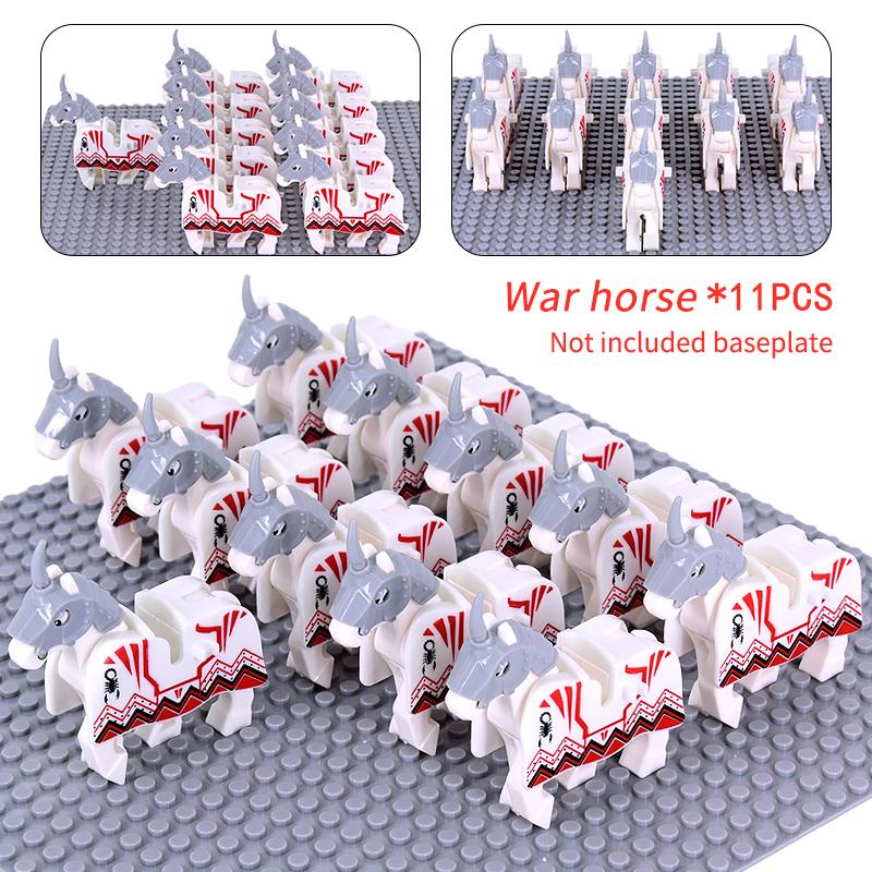 11 Stück Mittelalterliche Pferde Graue Körper Blaue Satteldecken Weiße Pferdeembleme Gelbe Verzierungen Baustein
