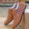 2024 einfarbig rutschfeste Herren Fahrschuhe Frühling Herbst Neue Leder Atmungsaktive Herren Peas Schuhe Britische Casual Sneakers botas