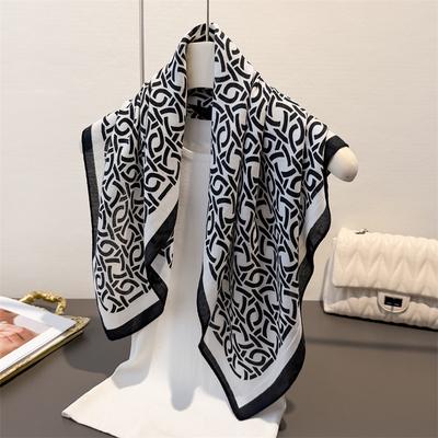 Accessoires – Schals & Tücher