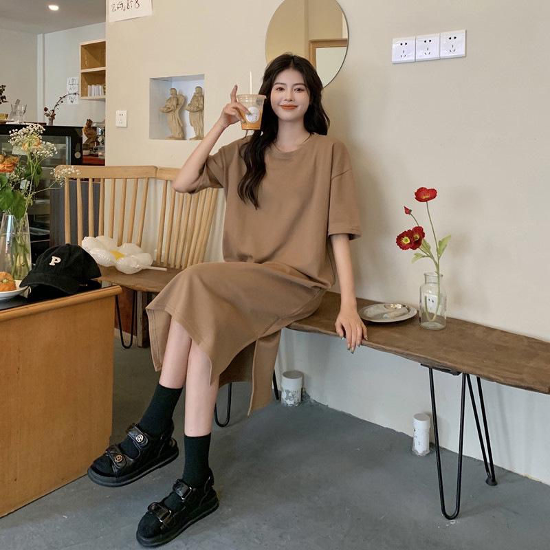 Plus Size Women's Summer Slit Dress - Loose Fit, Crew Neck, Solid Color, Mid-Length, Short Sleeve Over-Knee T-Shirt Dress.