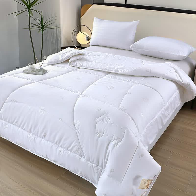 Yalu Seven-Hole Polyester Fiber Summer Quilt