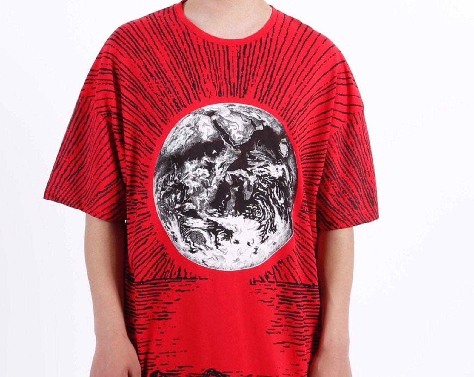 Oversized Moon Graphic T-shirt - 100% Cotton S