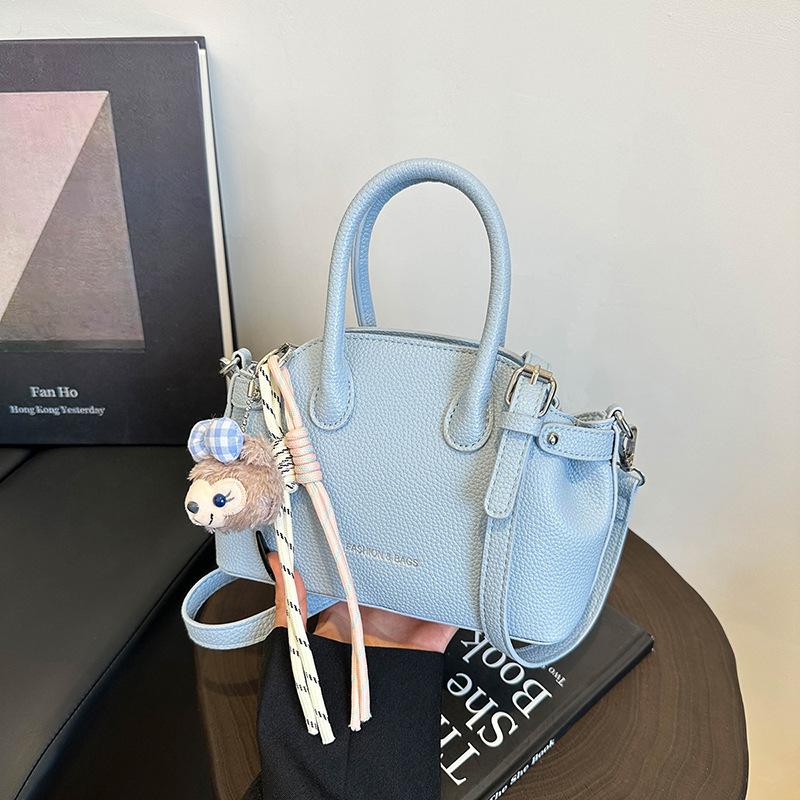 2025 new small bag women's summer versatile shoulder messenger bag retro popular portable bucket bag this year