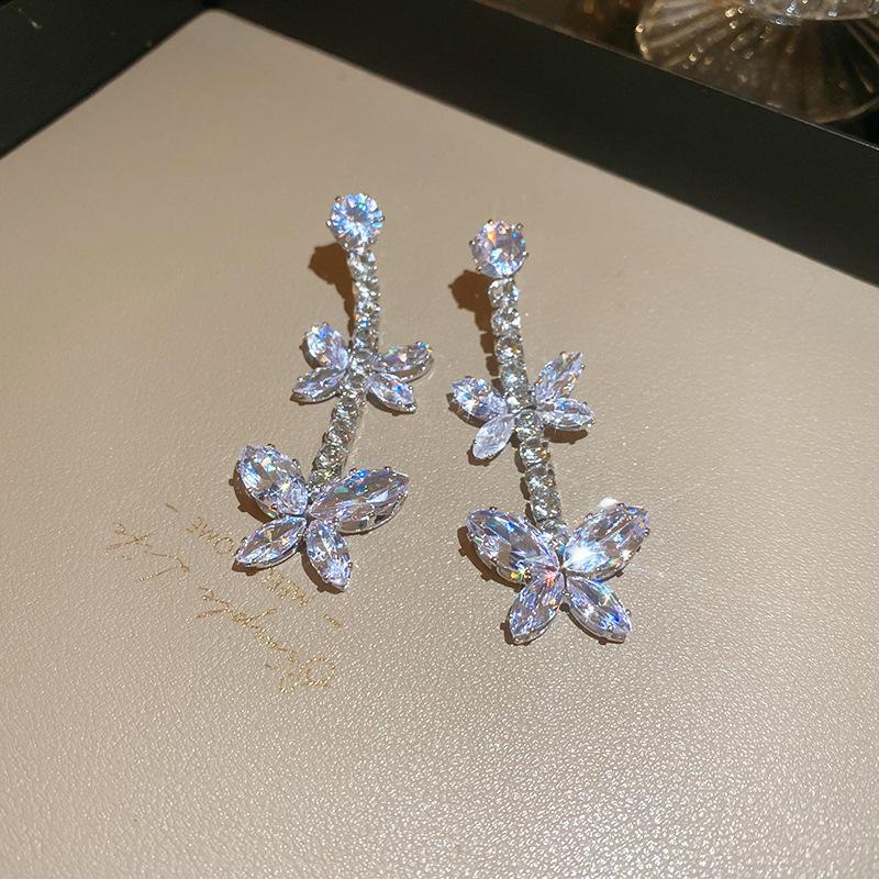 "High-End Luxury Drop Necklace and Earrings Set - European and American Niche Versatile Jewelry"