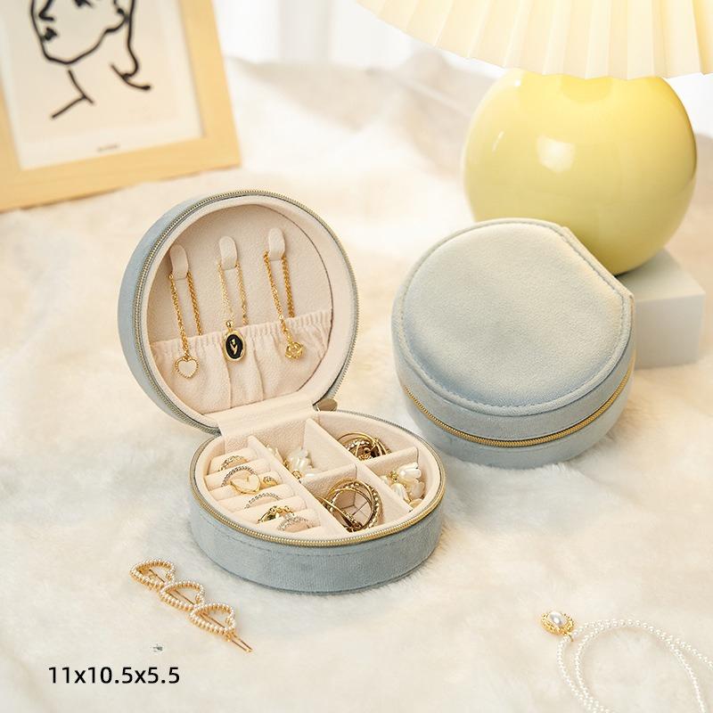 Portable travel jewelry box, grid jewelry box, velvet exquisite multifunctional jewelry storage box