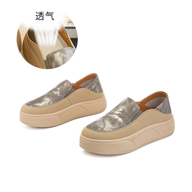 Small size 34 large size 41 two wearing little white shoes women's 2025 spring and summer new single shoes platform ethnic style retro loafers