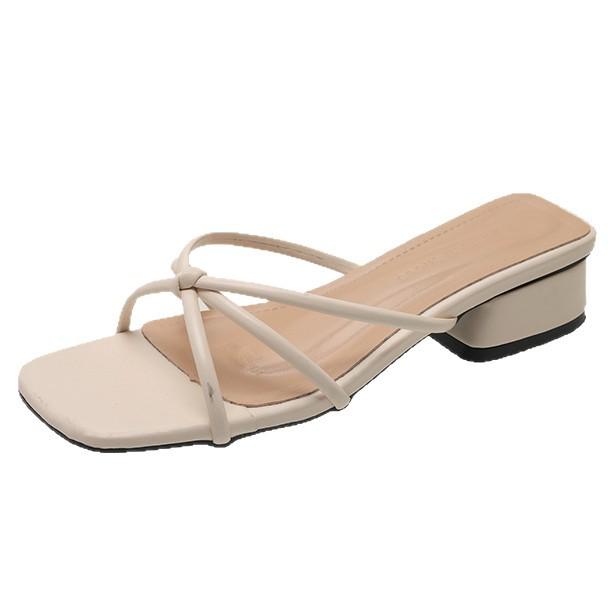 Französische Fee coole Hausschuhe weiblich 2025 neu Sommer dicker Absatz dünner Riemen Temperament Wort Riemen Feenstil High Heel Sandalen