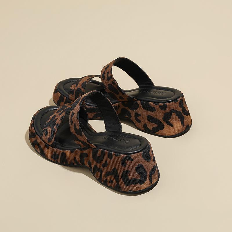 

thick-soled slippers women s new summer heightening one-word open-toed slippers casual outer wear beach shoes light-soled sandals women 40 коричневый