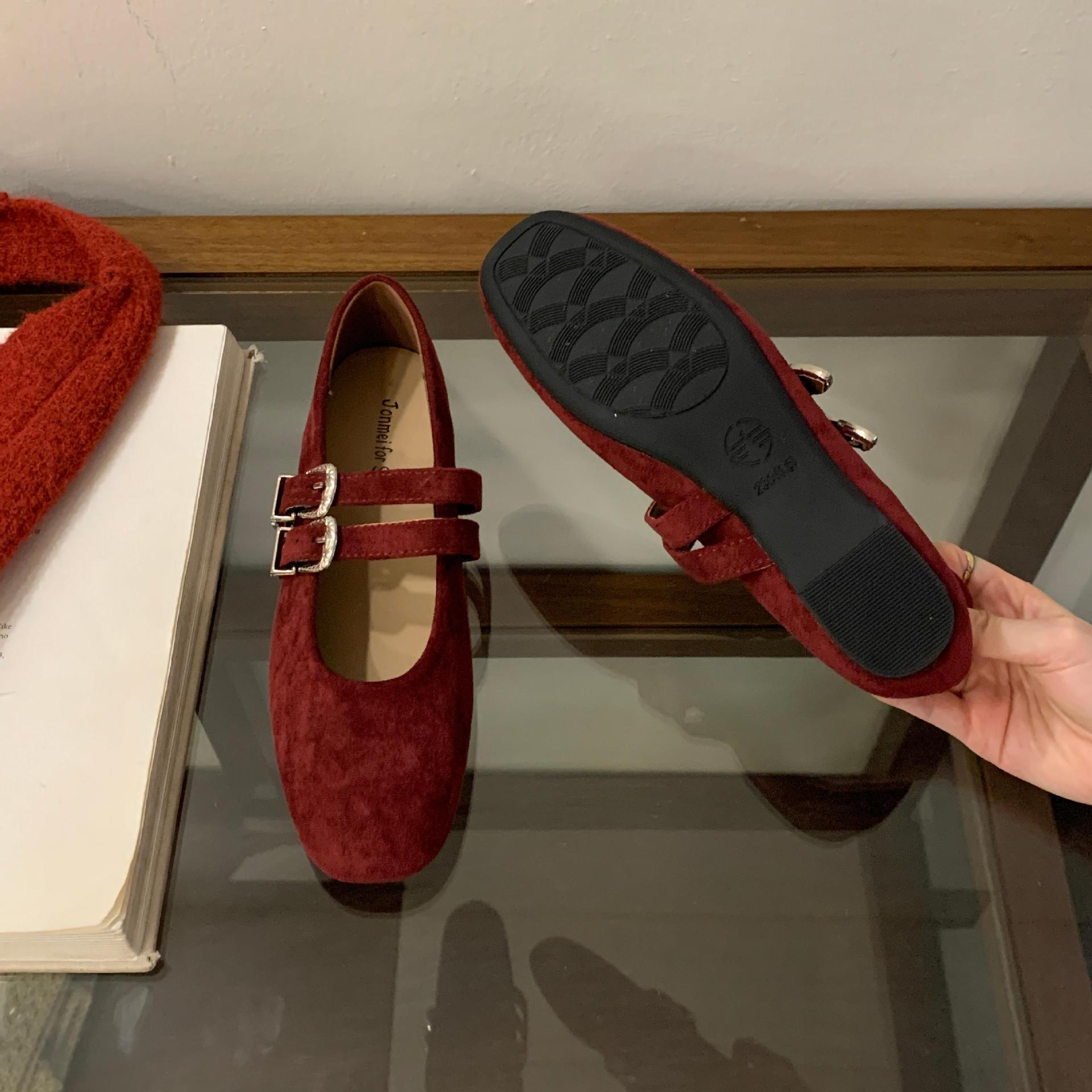 

2025 новые замшевые туфли с круглым носком и ремешком с одной пряжкой, на внутреннем танкетном каблуке, с неглубоким вырезом, универсальные, тонкие, для работы, с мягкой подошвой, леопардовым принтом, женские 39