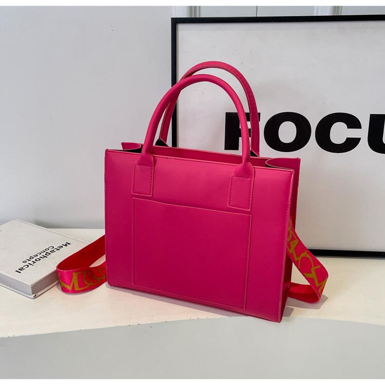 

Large bag, simple soft leather commuter bag, versatile fashion messenger tote bag, college style women s large-capacity shoulder bag розы красного