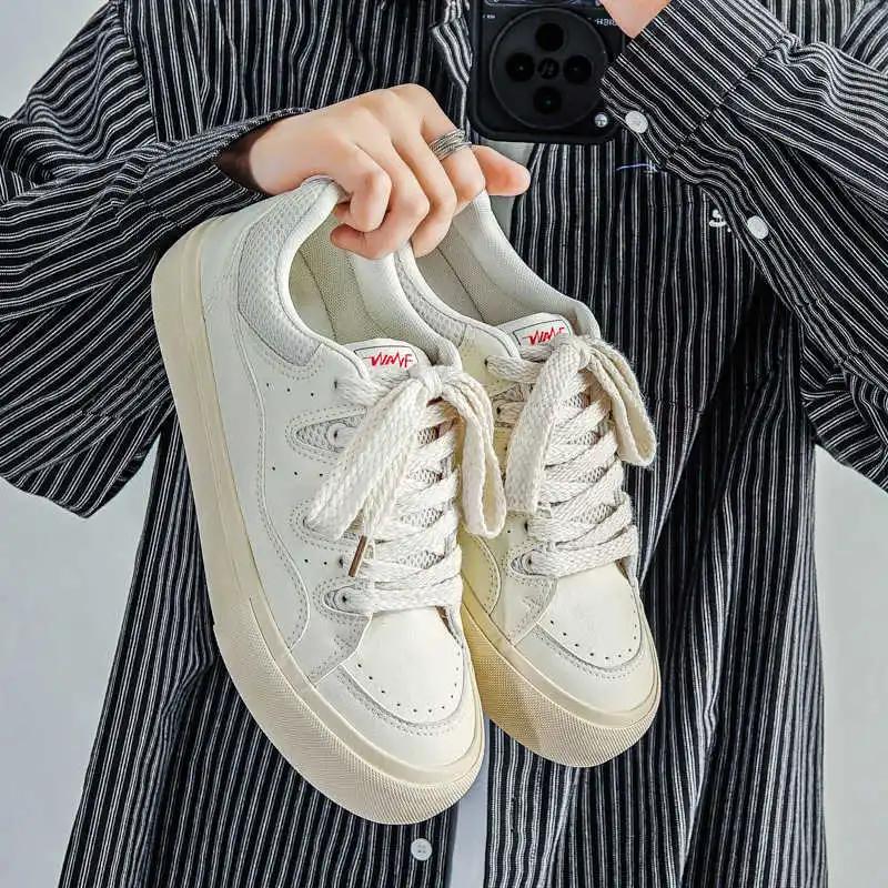 Fashion Light Spring Men Black Trainers Vulcanize Original New Year's Sneakers New Shoes Sport Chassure New Arrival Tenes Mascolino