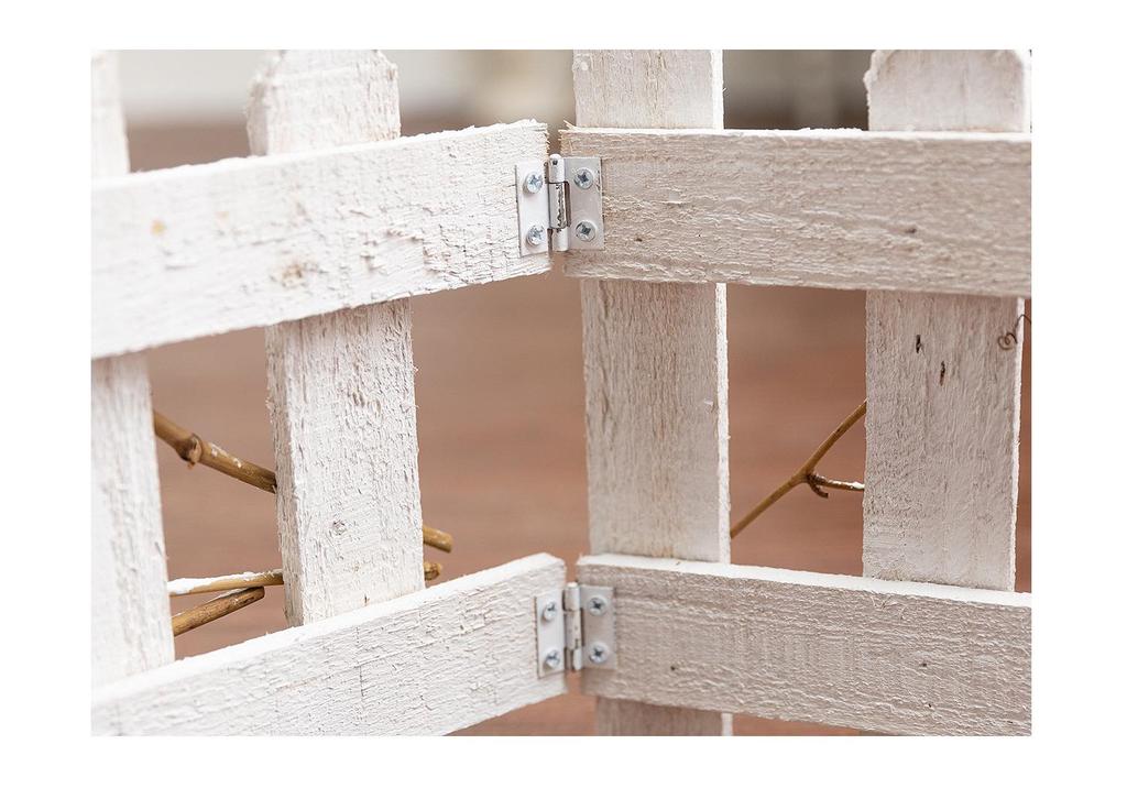 Popular Christmas Tree Skirt: Distressed White Wood Fence for Mall Window or Tabletop Decoration