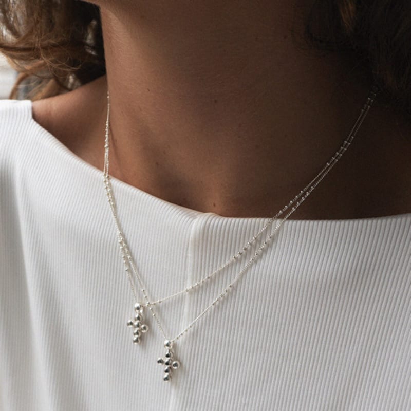 OURPIERRE PICO CROSS NECKLACE SILVER SMALL