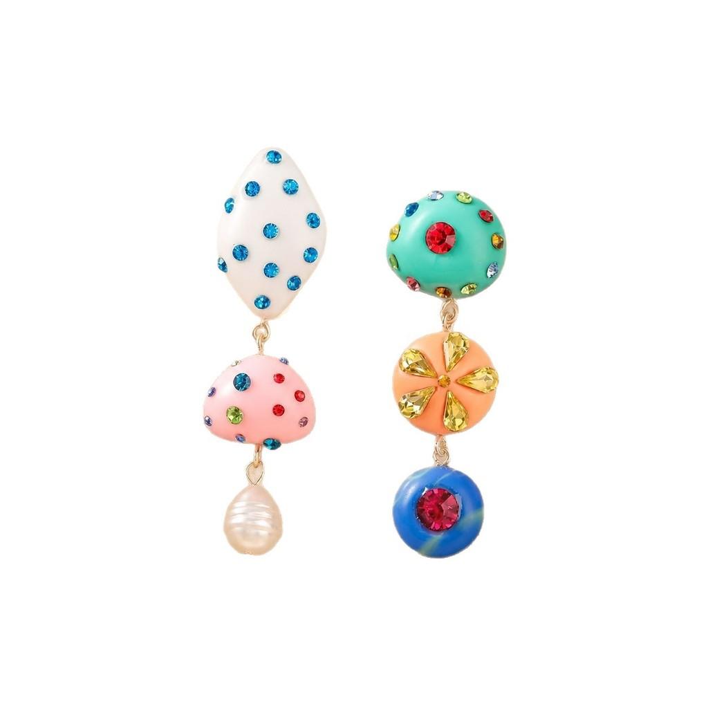 Baroque Style Asymmetric Earrings With Mixed Materials And Crystal Details For Ladies