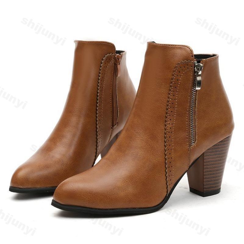 Bottines Femme Mode Rétro Britannique Talon Épais Antidérapant Bout Rond Bottes Courtes Femme Confortables Extérieur Bottes à Talons Hauts