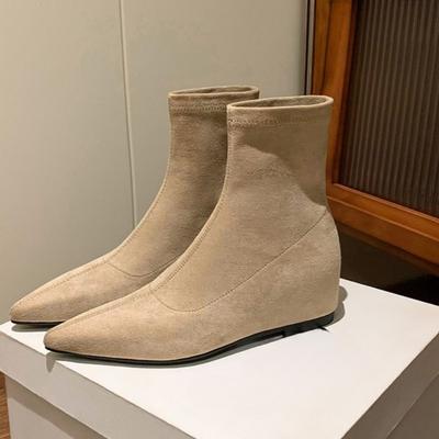 Móda Uvnitř Zvýšené Ploché Úzké Kozačky Podzim Nový Styl Špičatá Špička Semišový Rukáv Měkké Nazouvací Krátké Kozačky