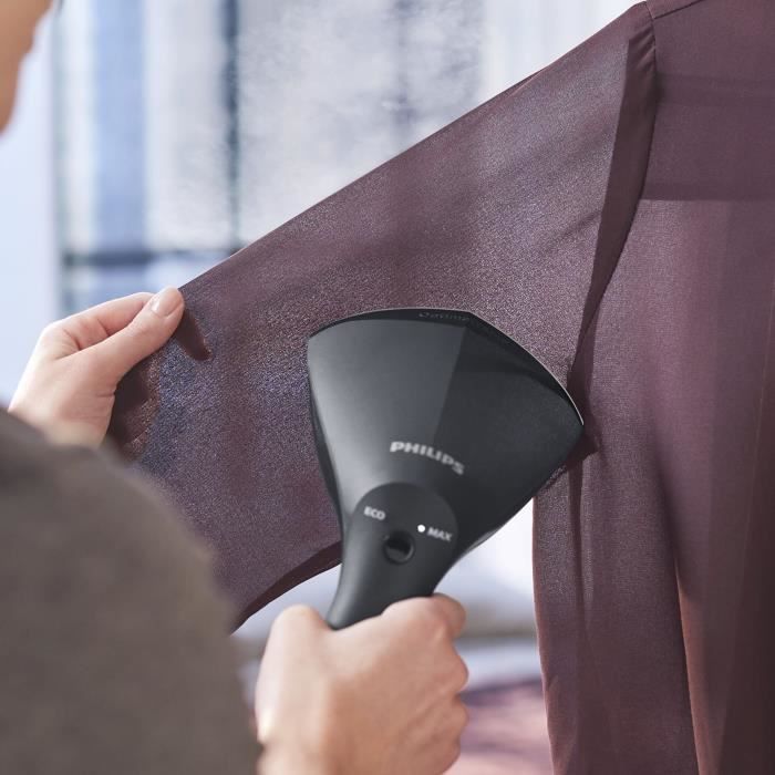 Défroisseur à main - PHILIPS - GC800/80 - Steamer Série 8000 - 32gr/min vapeur continue - 1500W - prêt en 60sec - Noir