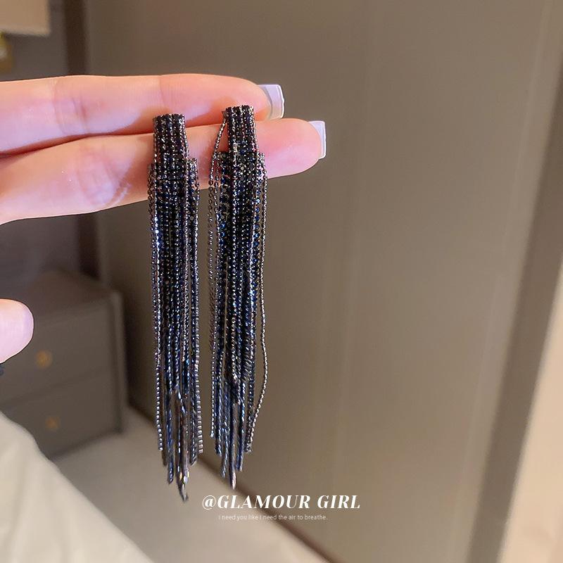 Black retro flower butterfly earrings temperament high-end stud earrings fashion niche versatile light luxury earrings