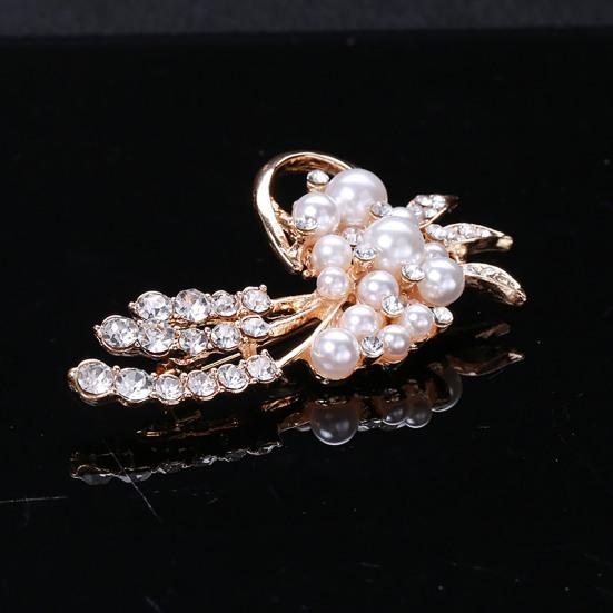 Shining Romantic Wedding Brooch Gift Elegant Faux Pearls Rhinestone Lapel Pin Costume Accessories
