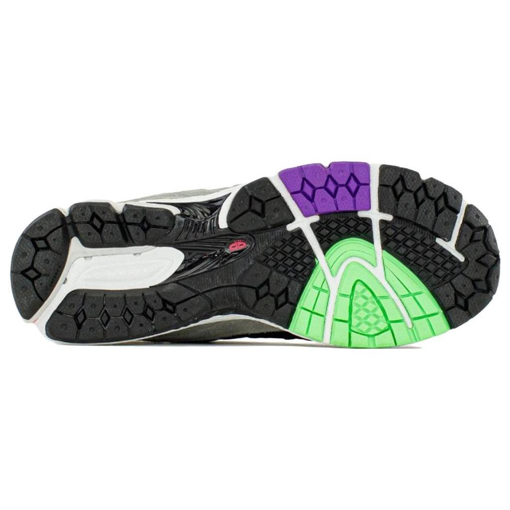 DTLR x New Balance 2002R Masquerade Herren-Sneaker Schwarz Grau Orange M2002RDT