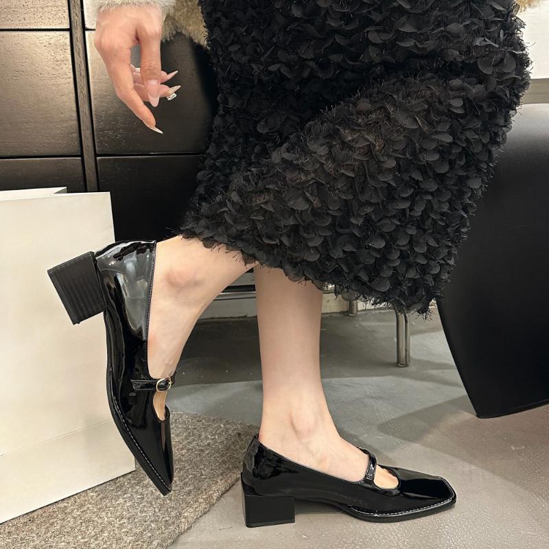 2026 Women's Low Heel Shoes Spring New Square Head Shallow Mouth Metal Chain Anti-slip Wear-resistant Low-top Shoes