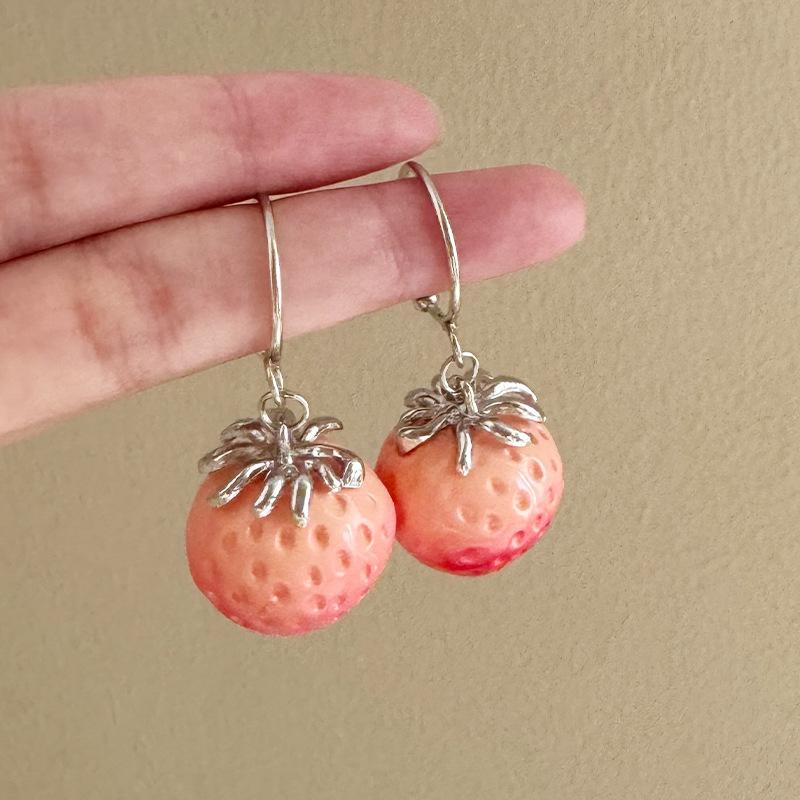 Super Fairy Gradient Resin Strawberry Drop Earrings Fresh Minimalist Temperament Niche Daily Women Ear Ornaments