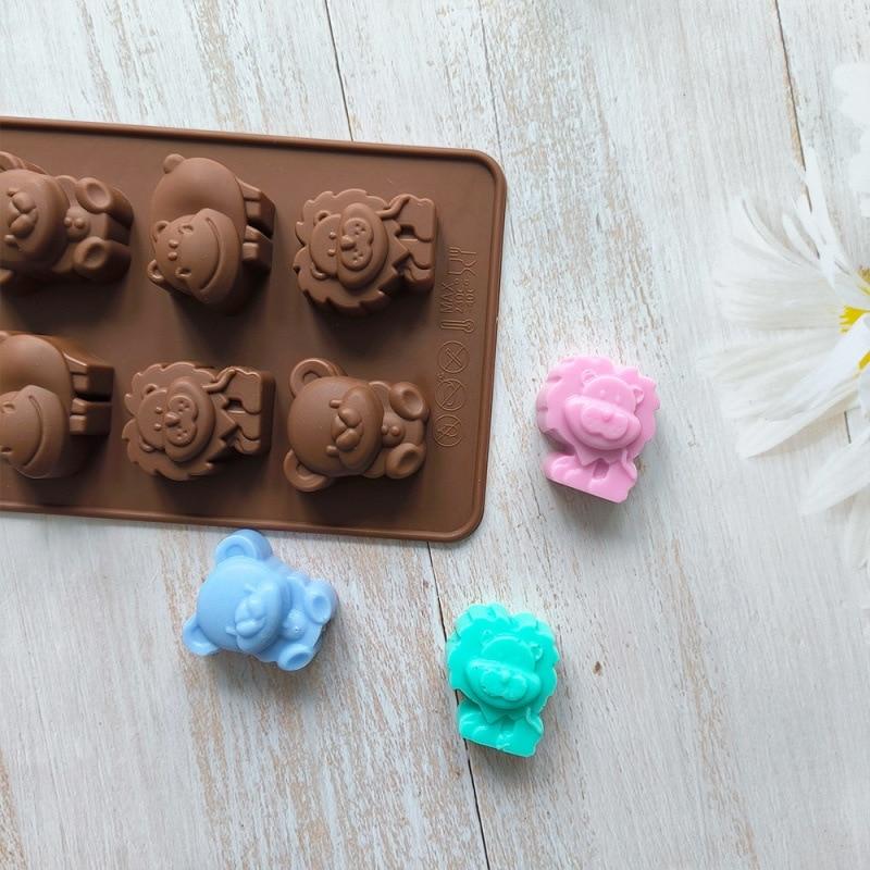 Forma 8 Animal Silicone Premium Non-Stick Mold for Homemade Chocolate, Candies, Jellies or Ice Cubes – Bear, Lion, Hippopotamus
