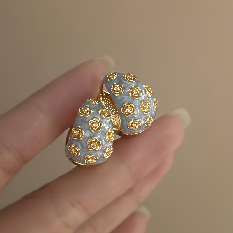 Retro White Color Rose Flower Paved Hoop Earrings for Women 2025 New Elegant Drip Oil Flower Earrings Zircon Bijoux Gift