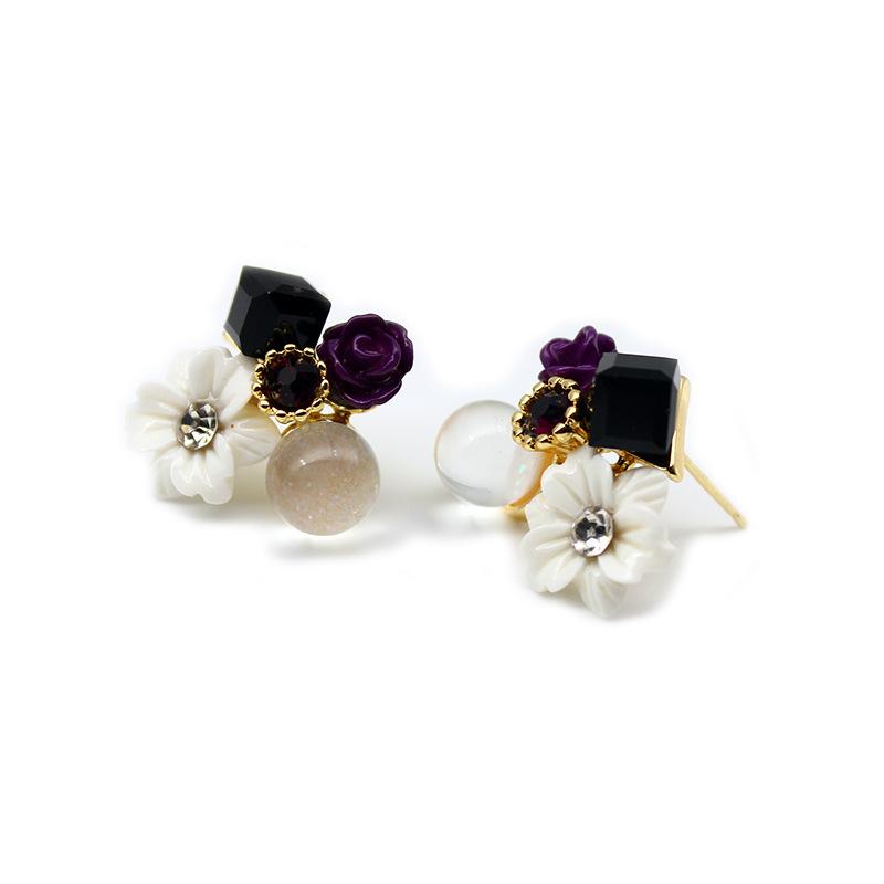Retro Bohemian Blossoms of Flowers Stud Earrings Black White Square Crystal Women's Small Earrings Vintage Unusual Ear Jewelry