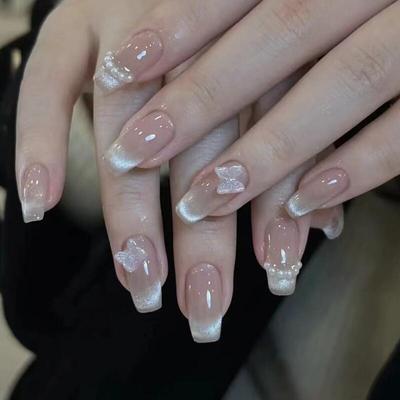 Plaknagels – Nageltips en plaknagels