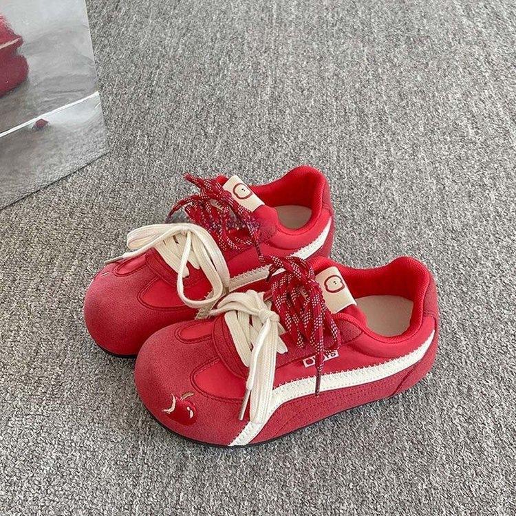 Cute ins wind moral training shoes women's 2025 new spring and summer breathable thin baseplate shoes retro casual little white shoes women