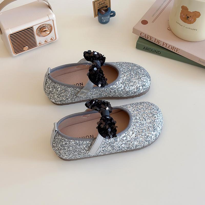 Girls Princess Shoes Shiny Sequins Big Bow Kids Flat Shoes Non-slip Soft Sole 2025 New Girls Dance Shoes Silver Round Toes Ins
