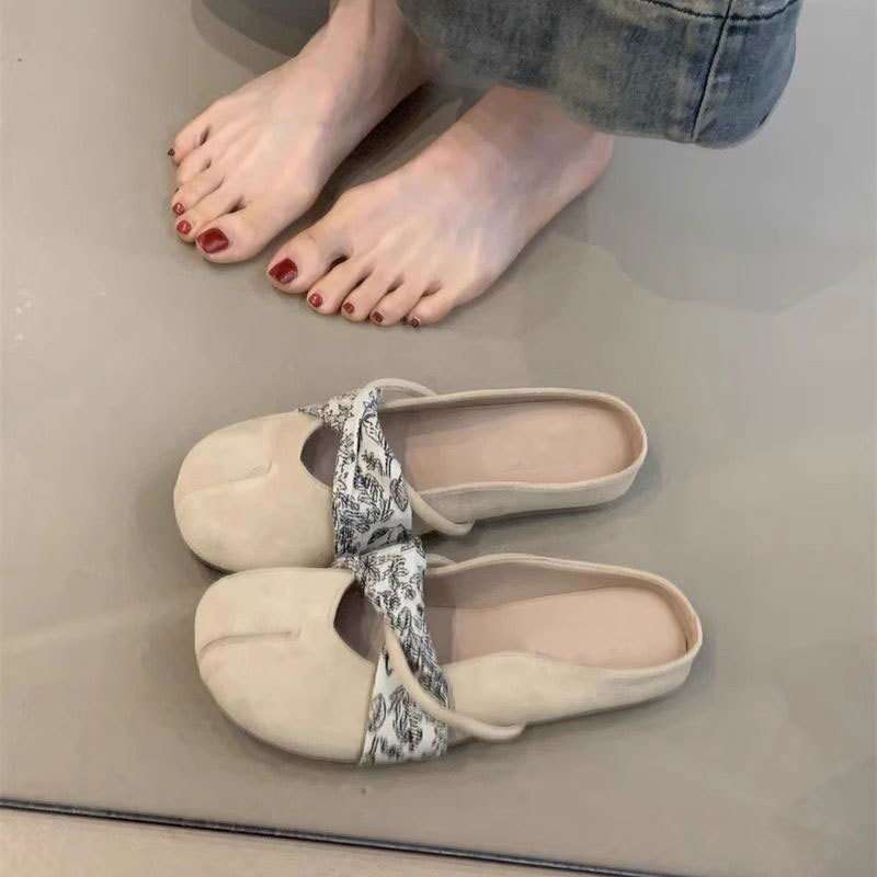Flat bottom retro Mary Jane half slippers women's fashion outer wear spring 2025 new light mouth with skirt bag head holder