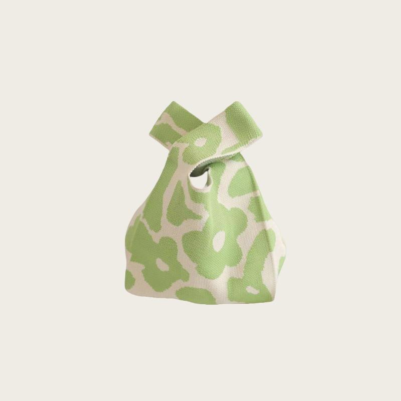 Gift bag birthday gift bag handbag handbag hand carry out panda handbag woven handbag knitting