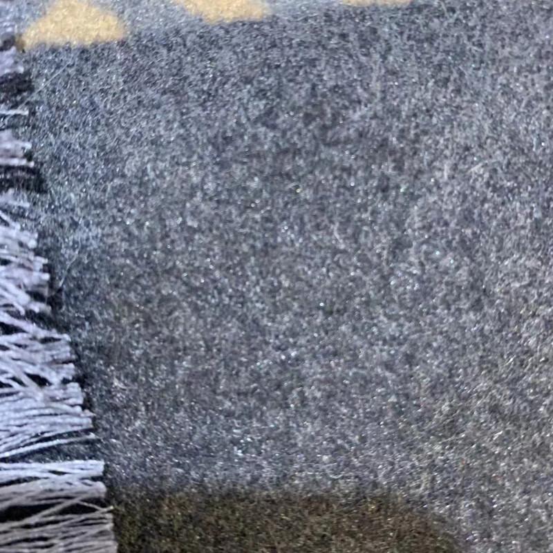 Hengyuanxiang Gebürsteter Maulbeerseiden-Schal - Mäander-Muster