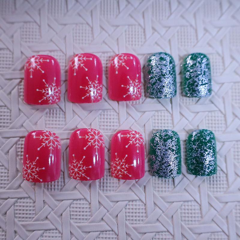 Christmas Nail Art Wear Nail Art Sweet Color Striped Glitter Snowflake Leaf Short Nail Art Wear