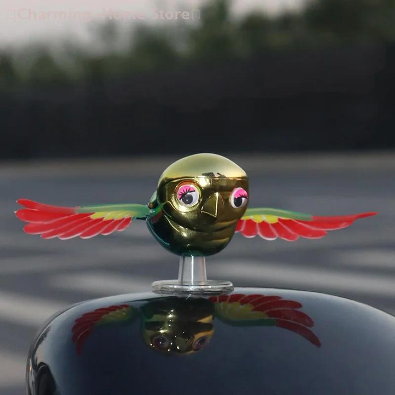 Simulation Fliegender Vogel Auto Ornament, Wackelnde Flügel Windbewegung Dekor, Niedlicher Begleitvogel für Motorrad & Auto Armaturenbrett