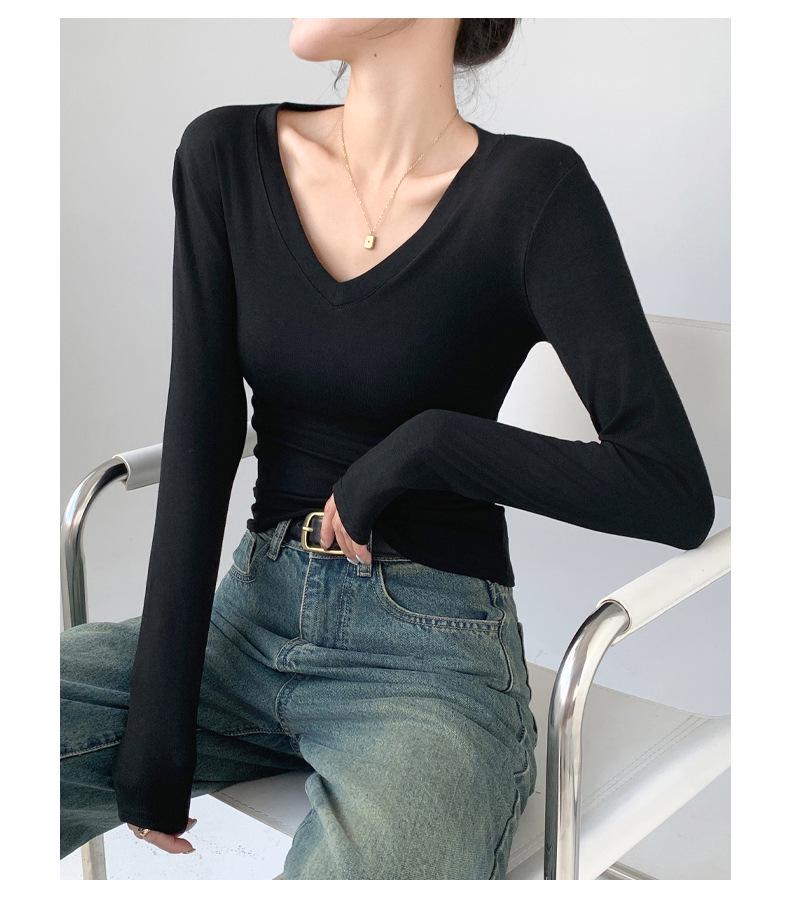 Spicy Girl Slim-Fit V-Neck Long-Sleeve Women's T-Shirt: Versatile, Solid Color, Ideal for Spring, Autumn, Winter.