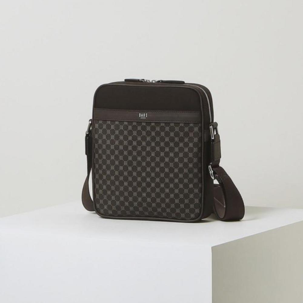 

Daks Brown Leather Accent Nylon Crossbody Bag Dbba3e469w3 Single option