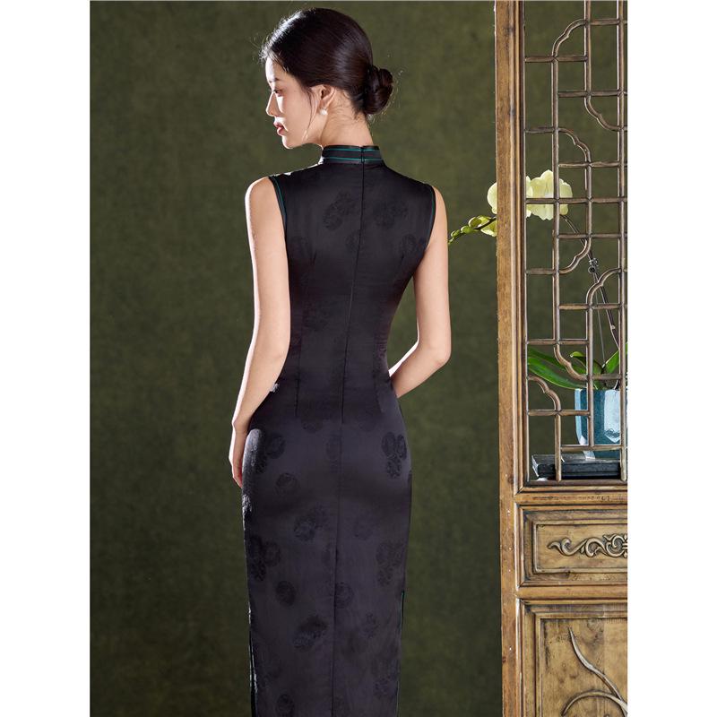 Black Sleeveless Jacquard Qipao: Retro, Elegant Spring/Summer Dress for Women