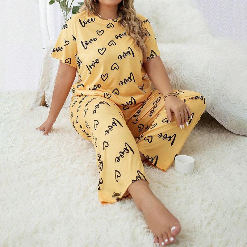 European & American Style Women's Plus Size Heart Print Pajama Set - Short Sleeve, Crew Neck, Long Pants